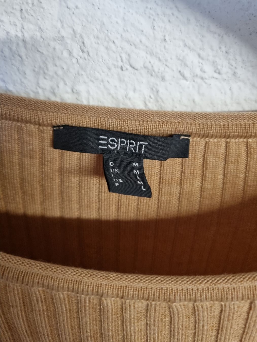 Esprit Pullover & Sweatshirts: Esprit Pullover Gr. M – Gebraucht aus Thalwil von Briscolina 2