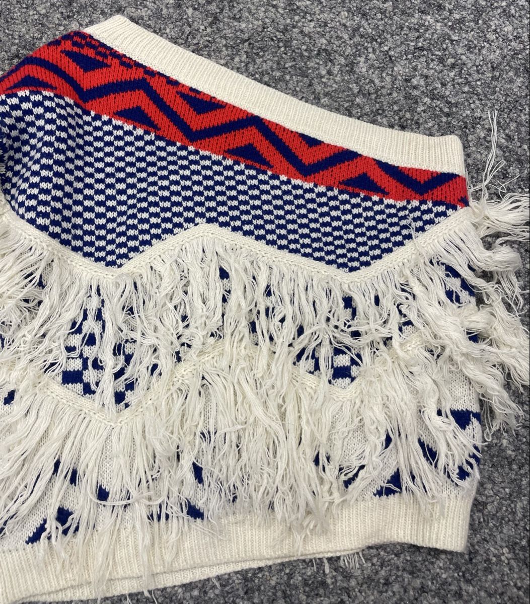 Pullover & Sweatshirts: Ausgefallener  Pullover mit Fransen, Grösse M – Neu und originalverpackt aus Au ZH von Jaggy4 3