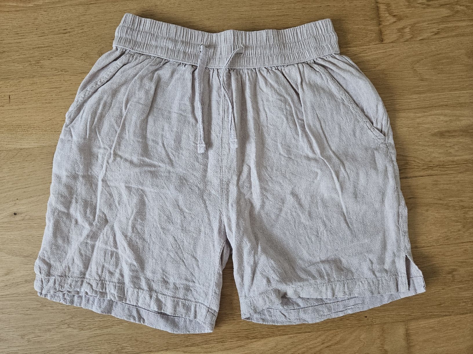 Pantaloni: Shorts Leinen Gr. S Sommerlich  – Usato da Abtwil AG venduto da Ayline.a8