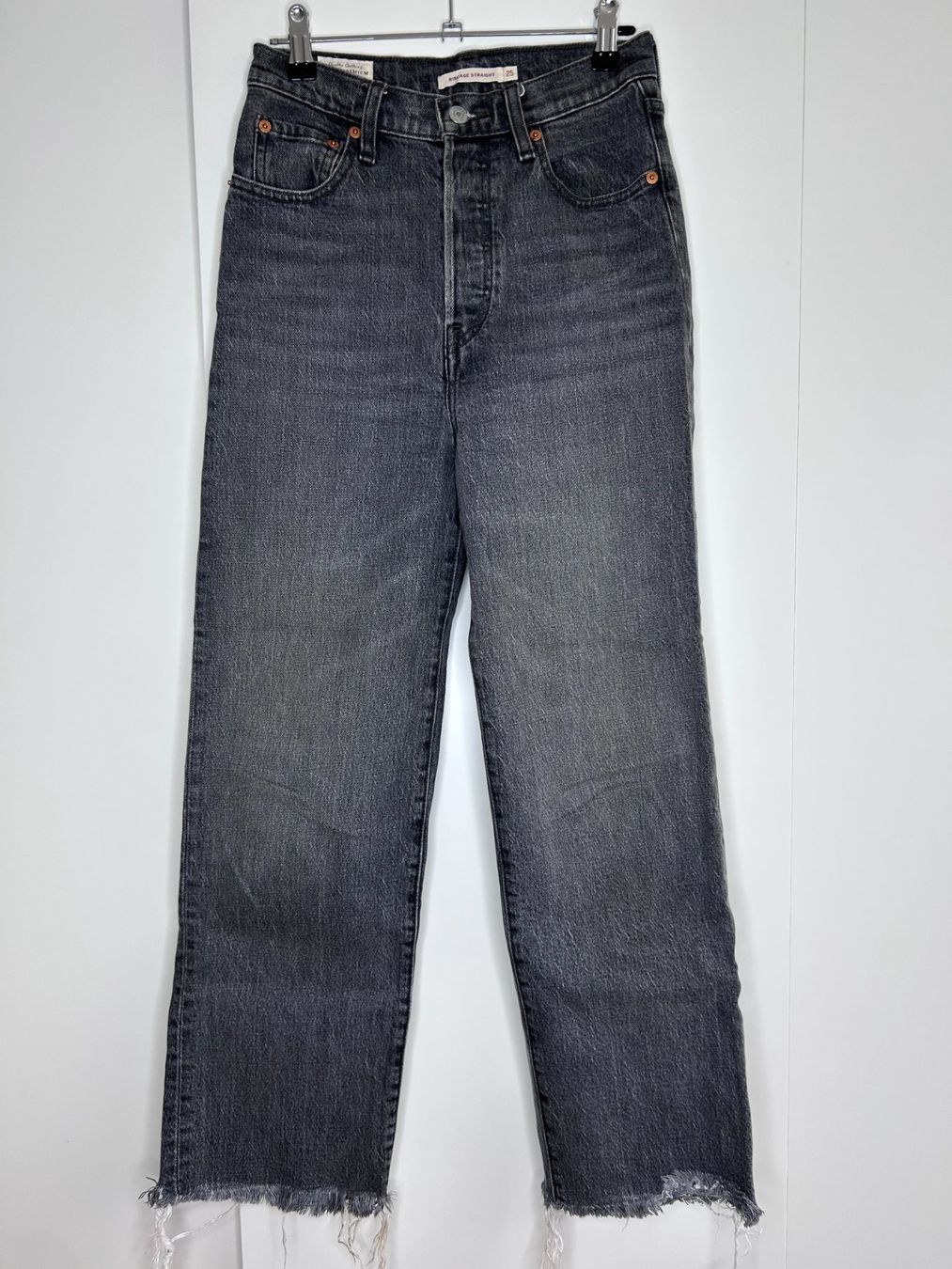 Levi's Jeans: Levi's Ribcage Straight Jeans – Usato da St. Gallen venduto da look-twice