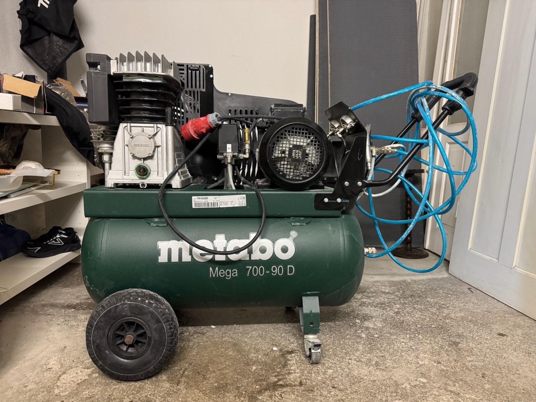 Metabo Compresseurs: Metabo Kompressor mit Sandstrahler unFarbspritzpistole – Neuf (Voir description) à Zürich par HallohierEva