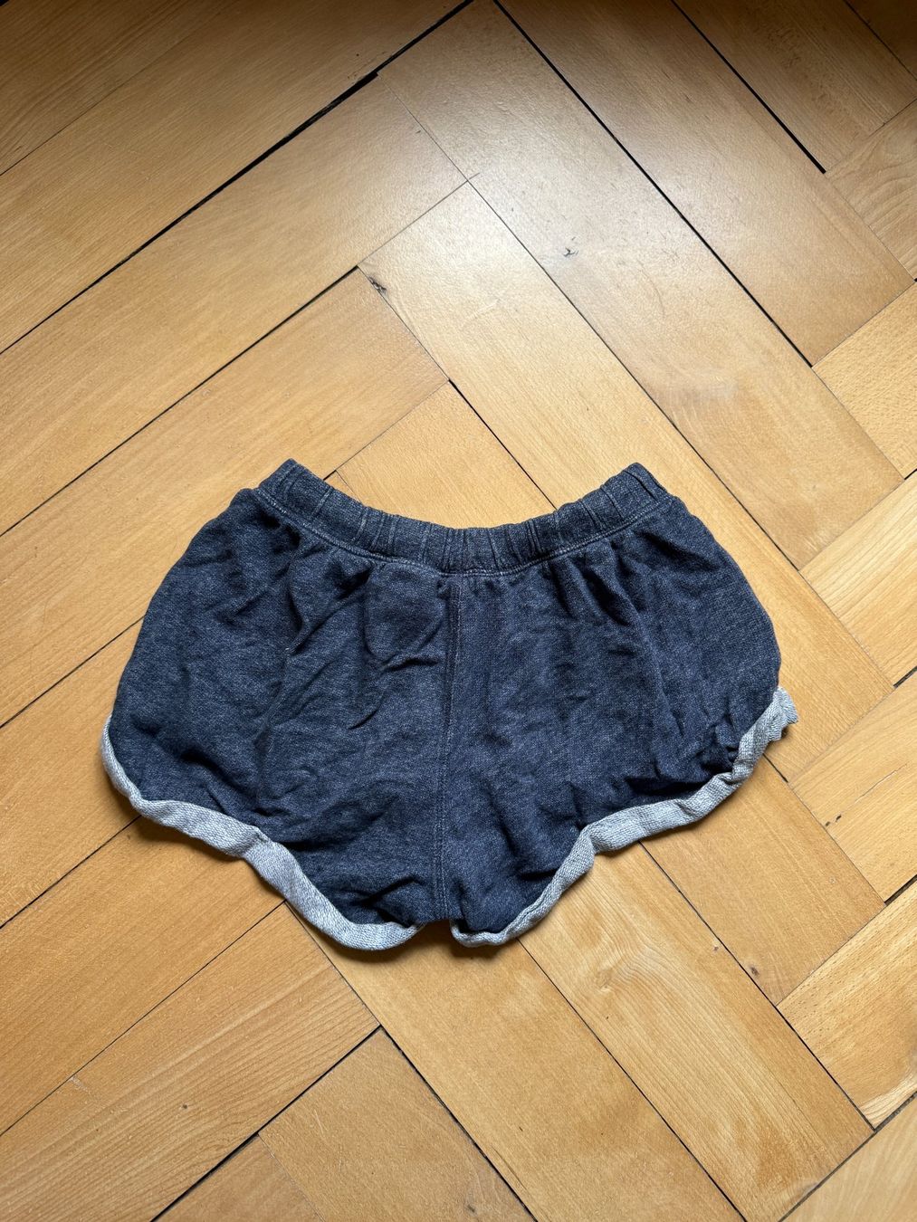 H&M Hosen: Sweatshorts dunkelblau S – Gebraucht aus Zürich von Diazaio 1