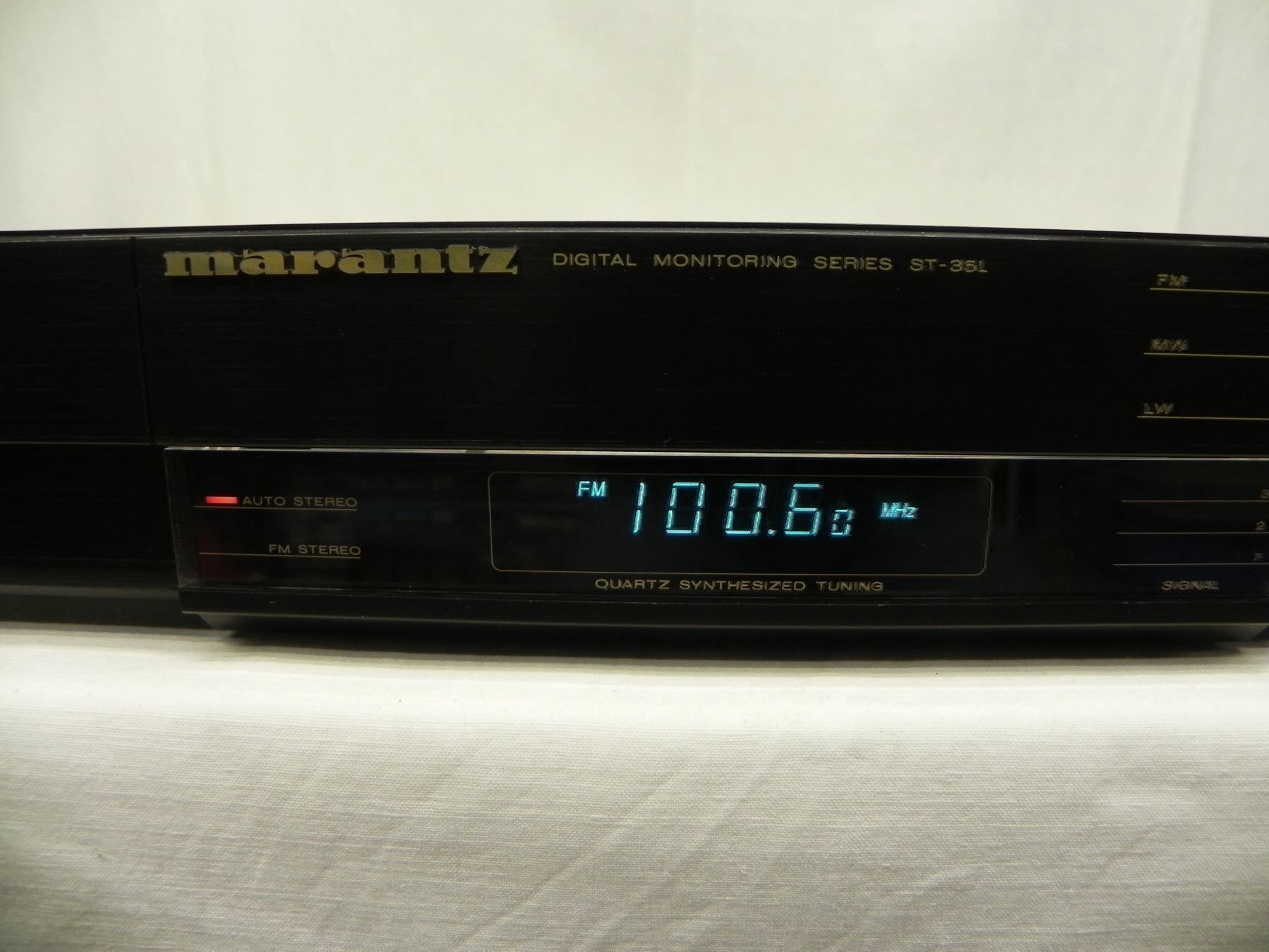 Radio: Marantz ST-35L Tuner – Usato da Basel venduto da Life-Style-Art 1