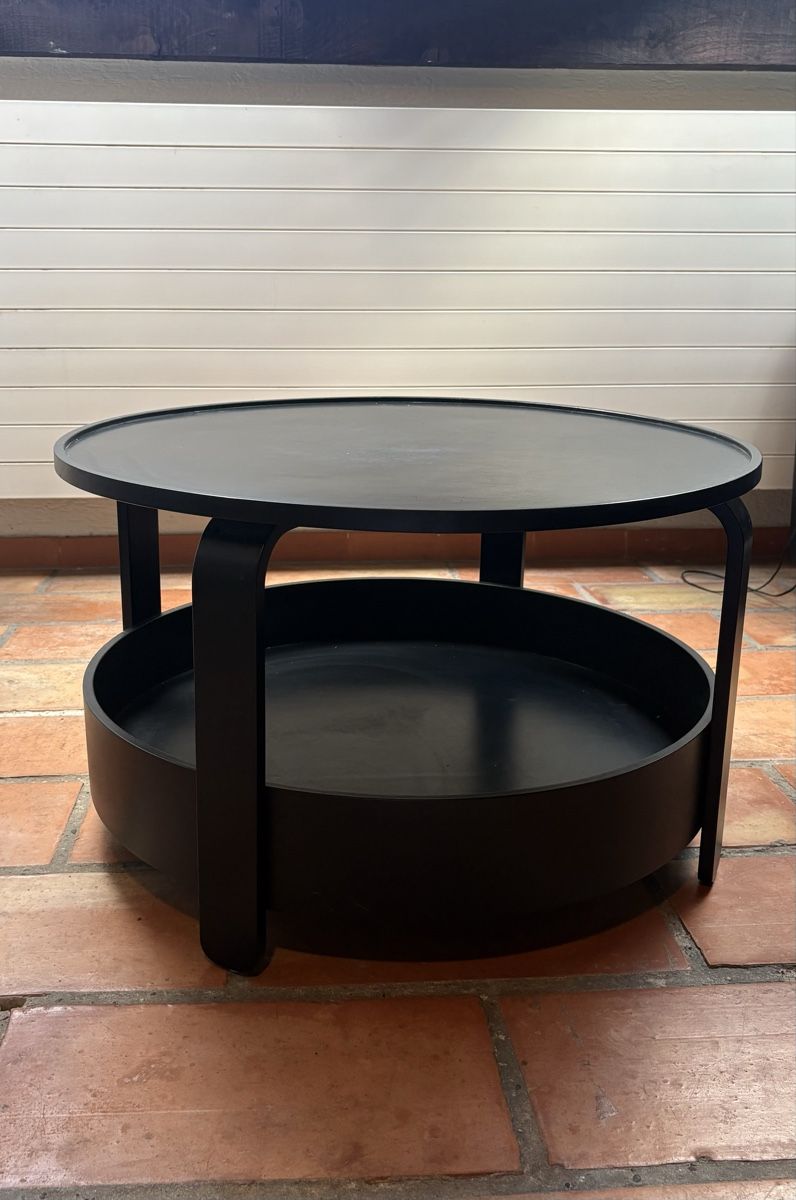 Ikea Tische: Table basse ronde noire moderne  – Gebraucht aus Delémont von mel_d2j2