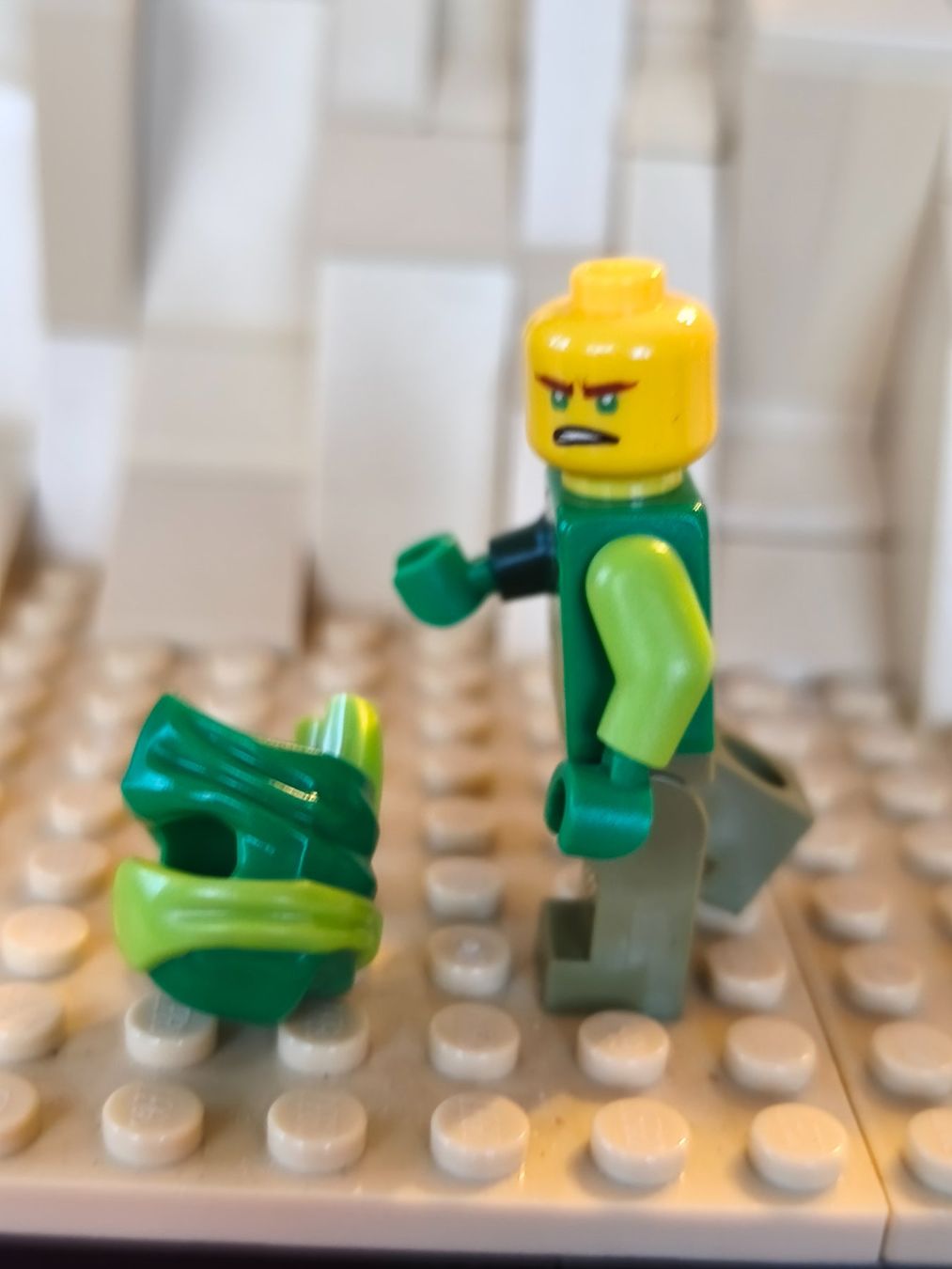Lego Kit di costruzioni: Lego NINJAGO Lloyd  (njo0715) – Usato da Tavannes venduto da Xeney 2