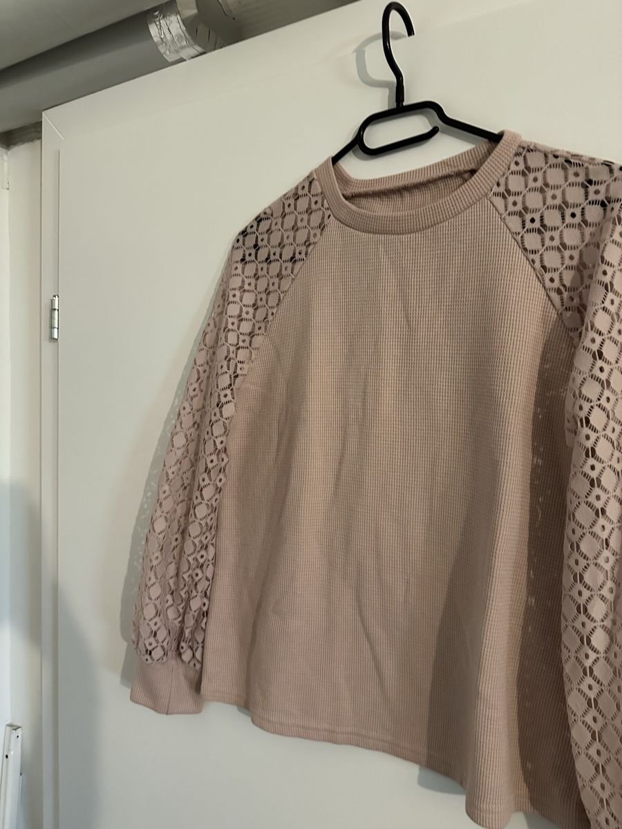 Maglioni & Felpe: Trendiger Pullover mit Spitze, Grösse M, Top Zustand! – Usato da Reinach BL venduto da Alles_muss_weg00 1