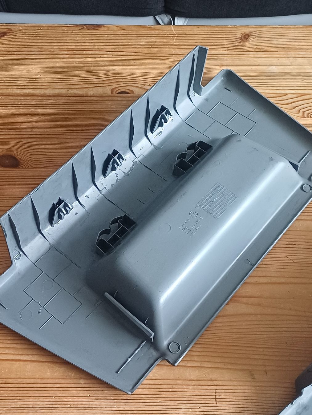 VW Alle Autoersatzteile: VW Multivan T5 2003-2009 Sitz Verkleidung  – Gebraucht aus Domat-Ems von Waterbikes 3