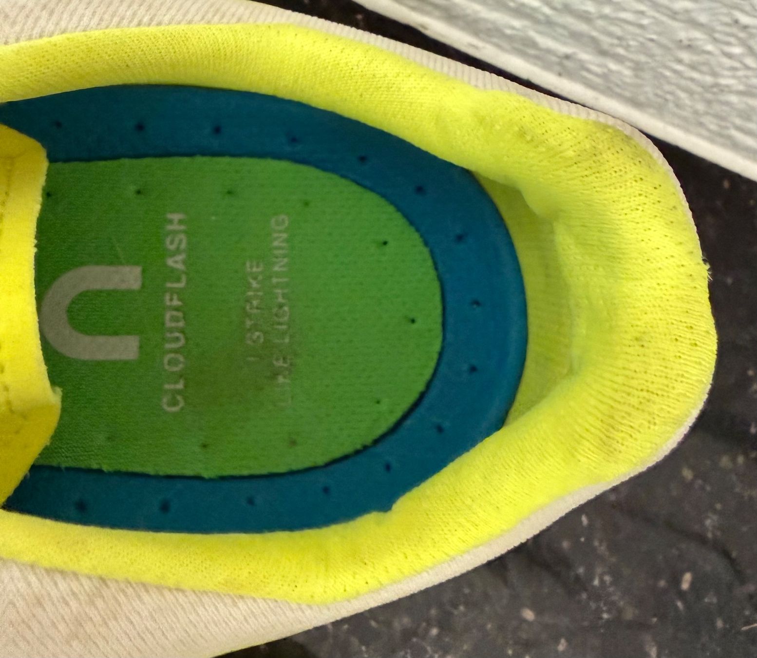 On Damenschuhe: ON Running, Cloudflash, Grösse 40 – Gebraucht aus Niederweningen von baghirac 7