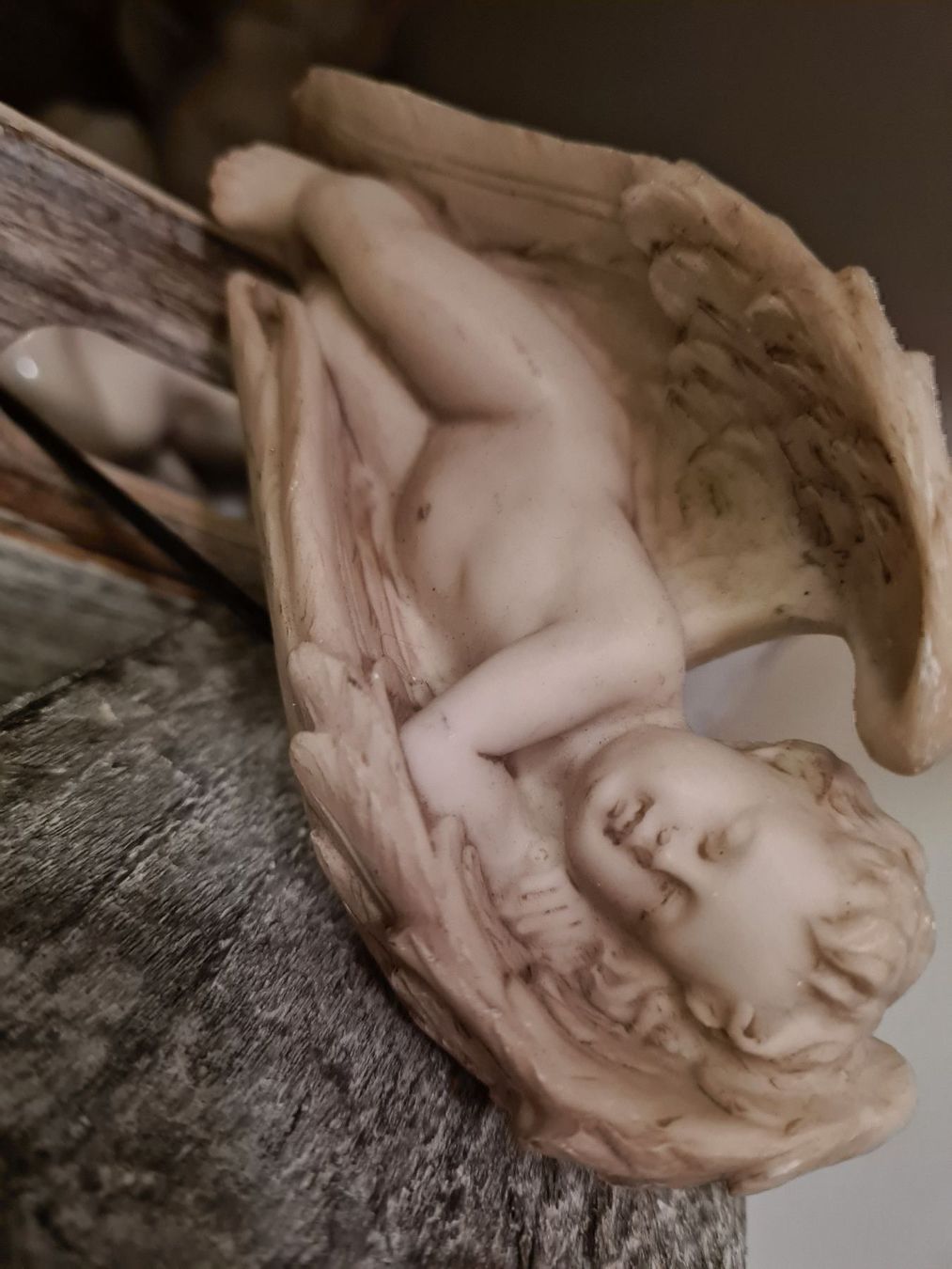Statuette: Schlafender Engel auf Dekostecker, 13 cm – Nuovo (secondo la descrizione) da Amriswil venduto da kleindeko 1