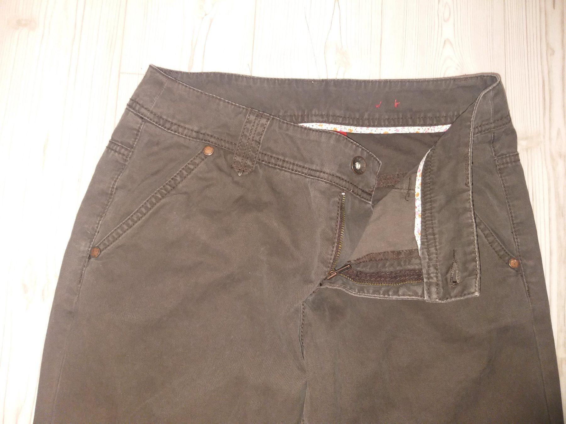 Esprit Pantaloni: Pantalon / Hose ESPRIT  Regular  Taille / Grosse 34 CH – Usato da Cossonay-ville venduto da Super-Price-Quality 3