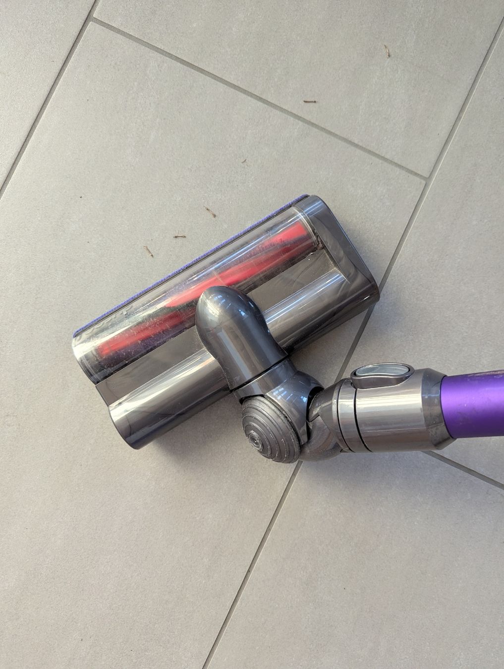 Dyson Aspirapolveri & Accessori: aspirateur Dyson V6 – Usato da Misery venduto da intruder5032 2
