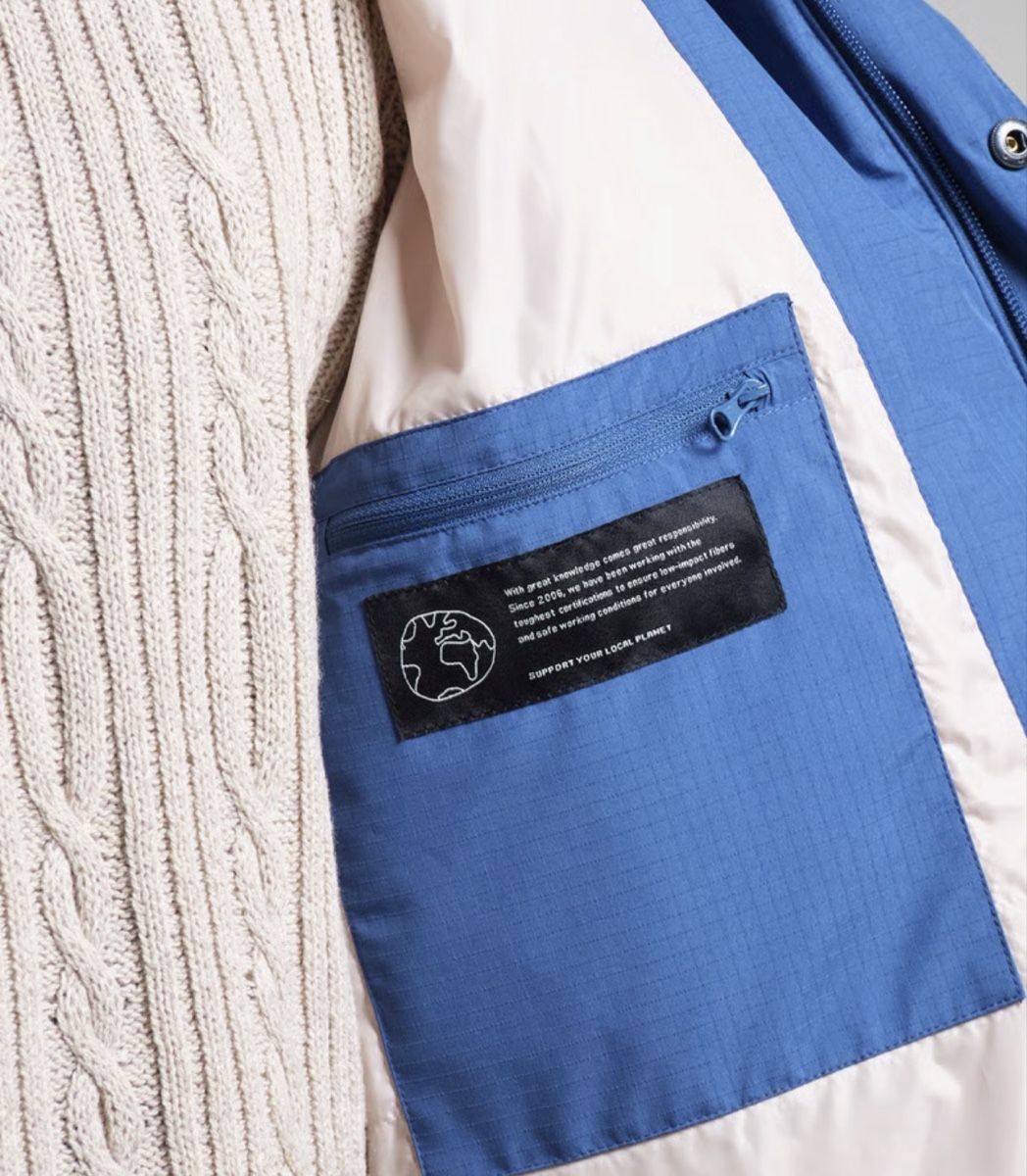 Giacche: Dedicated Puffer Jacket Vasa True Blue Grösse L – Nuovo e nell'imballaggio originale da Küsnacht ZH venduto da thirtytwo 1
