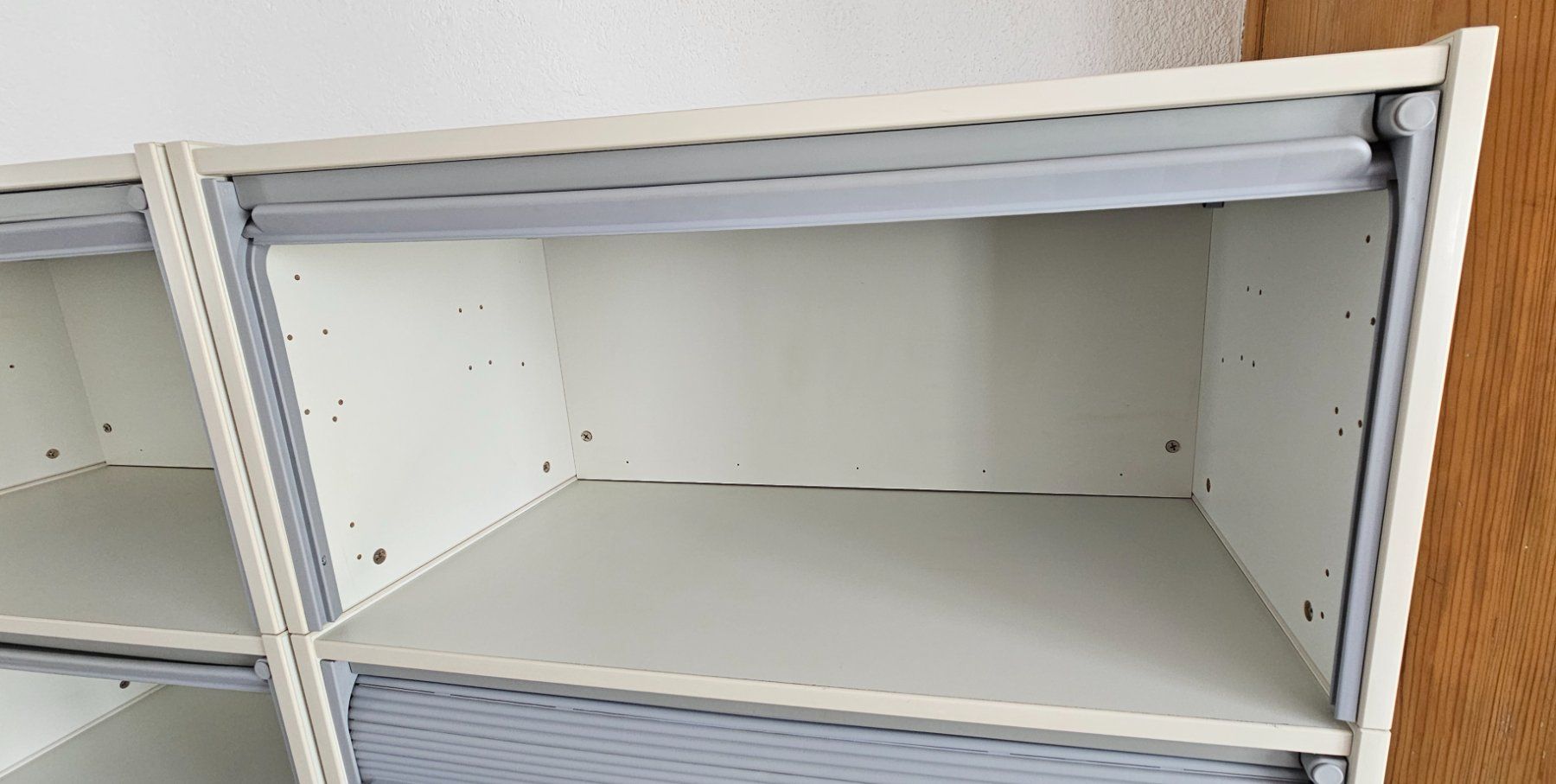 Schränke: Büromöbel mit Rollladen, Top Zustand! – Gebraucht aus Au ZH von tra_9hjf 2