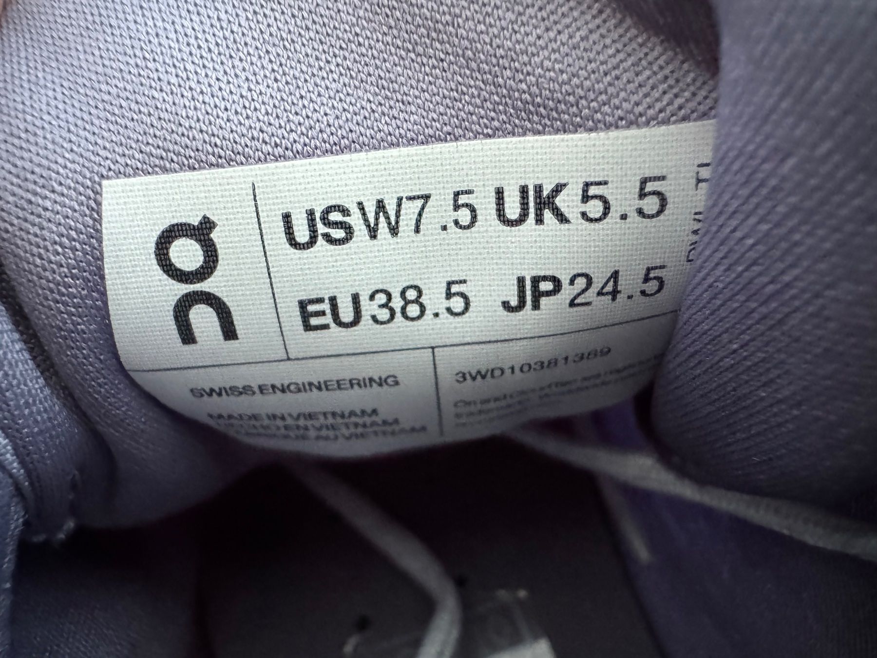 On Damenschuhe: On Schuhe Gr 38.5 – Gebraucht aus Frauenfeld von max11116 5