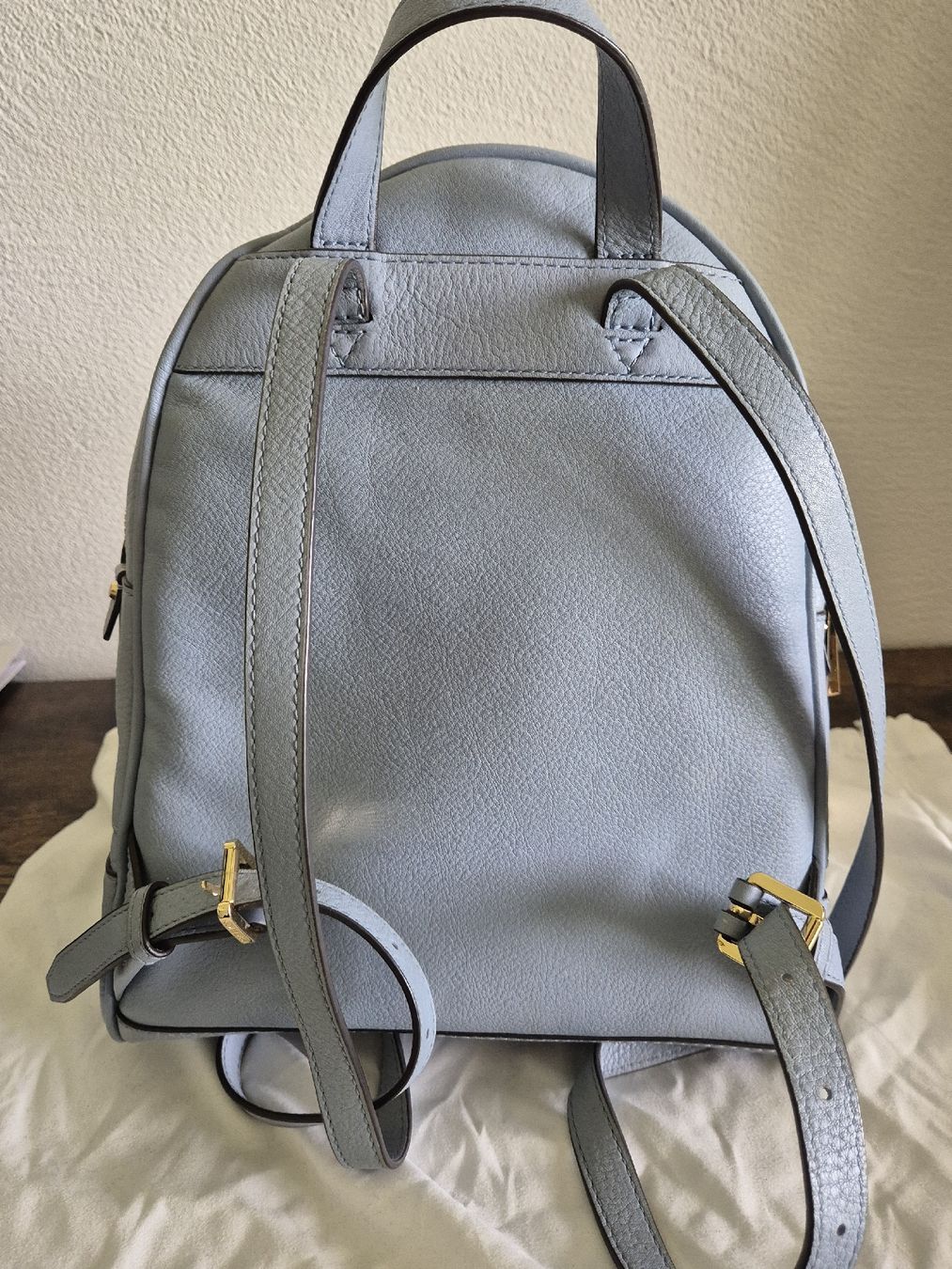Michael Kors Zaini: Michael Kors Rucksack Damen Leder Hellblau  – Usato da Frauenfeld venduto da Redlady2088 3