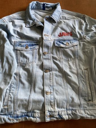 Jeansjacke H&M Jaws Motiv hellblau guter Zustand
