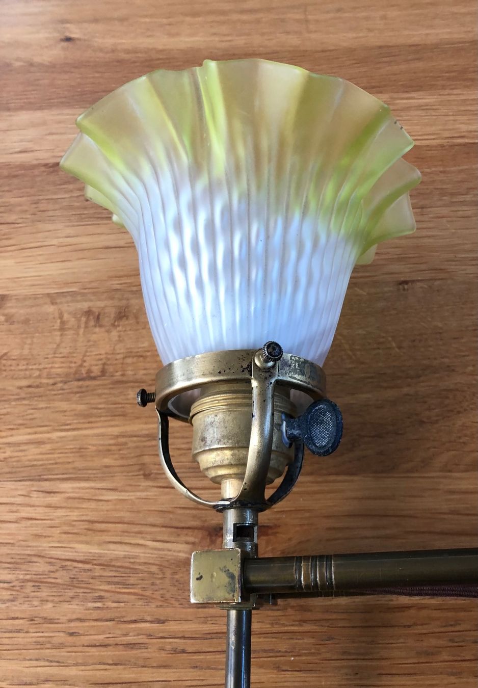 Lampen: Antike Wandlampe Messing Jugendstilglas einfache Montage – Gebraucht aus Büsserach von Urkundenflora 2