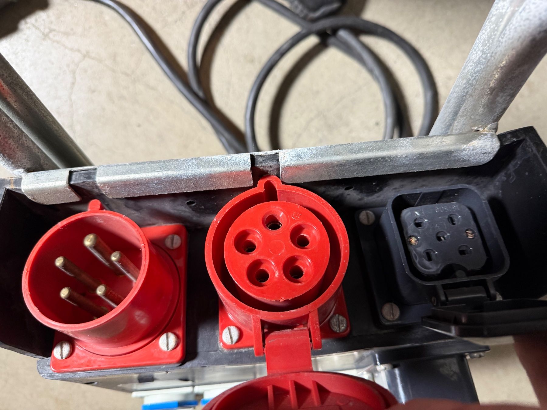 Electrotechnique: Baustromverteiler Starkstrom – D'occasion à Basel par maya2110 2