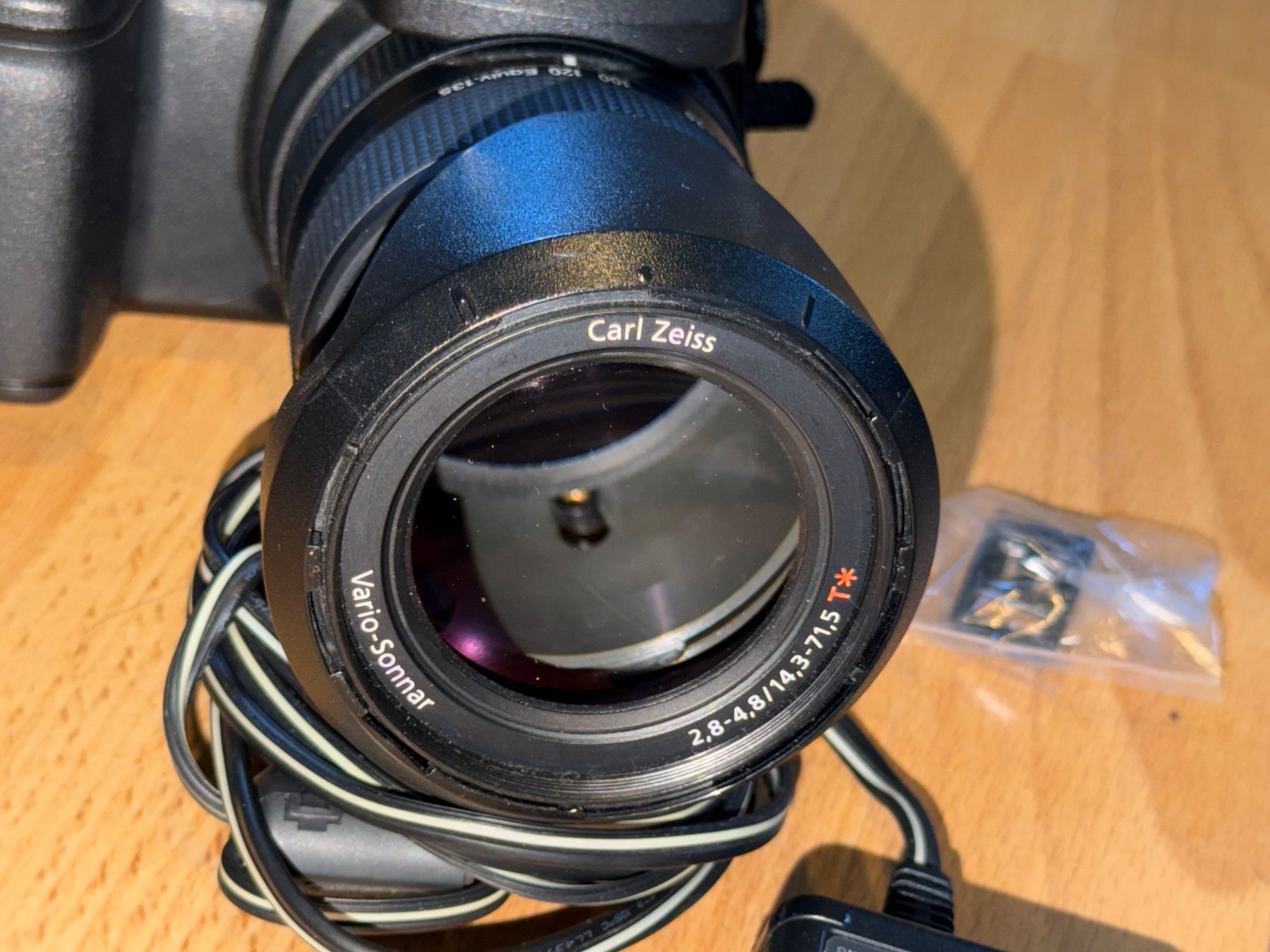 Sony Kamera: Digitalkamera Sony DSC R1 – Gebraucht aus Aarau von KorgPA 2