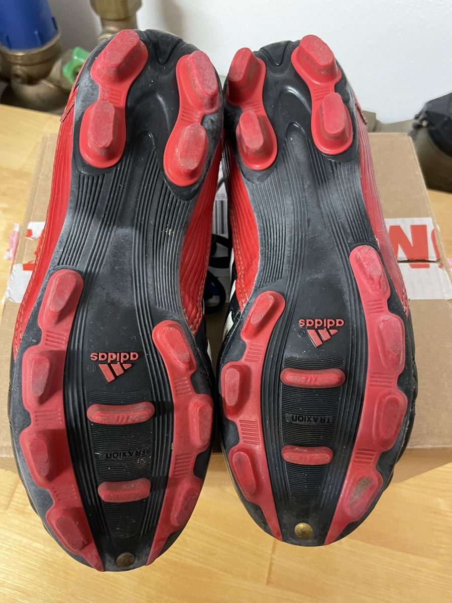 Adidas Scarpe per ragazzi: Scarpe da calcio ADIDAS, numero 32 – Usato da Cagiallo venduto da Misschiacci- 1