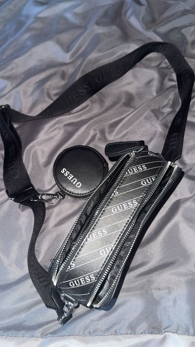 Guess Taschen für Damen: Guess Umhängetasche Schwarz – Neu (gemäss Beschreibung) aus Herisau von mar_v55g 1