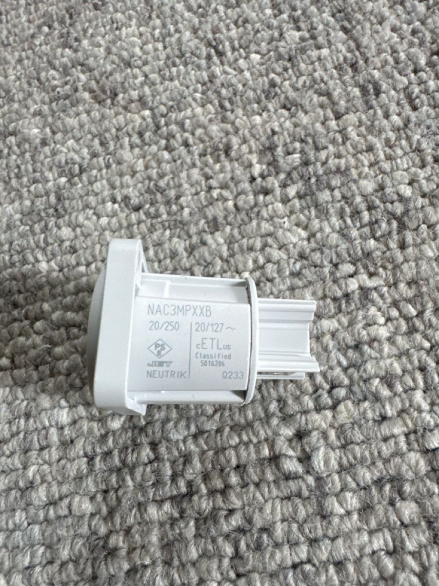 Spine: Neutrik PowerCon NAC3MPXXB Chassis Einbausteckdose weiss – Nuovo e nell'imballaggio originale da Weinfelden venduto da rizzla360 1
