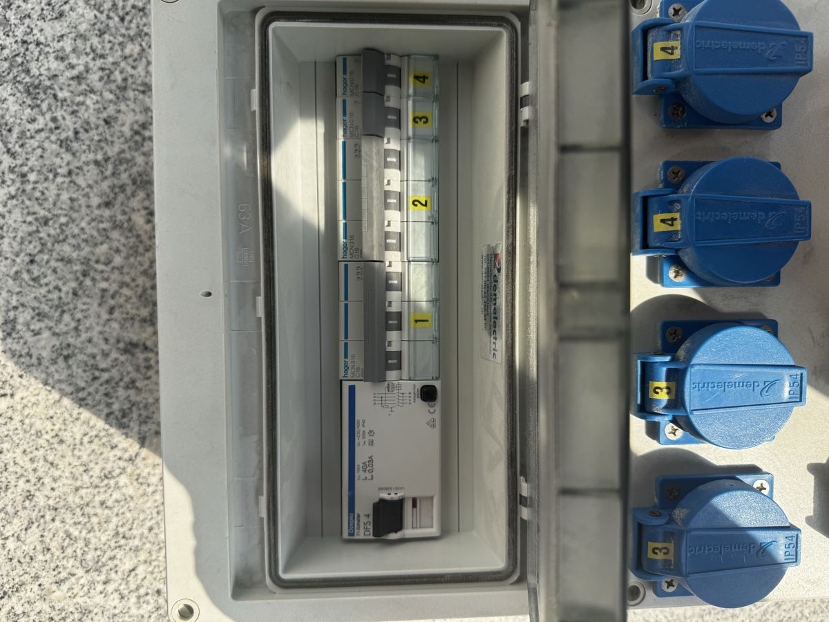 Elektrotechnik: Demelectric Baustromverteiler Stromverteiler – Gebraucht aus Tägerig von Alphaox 1