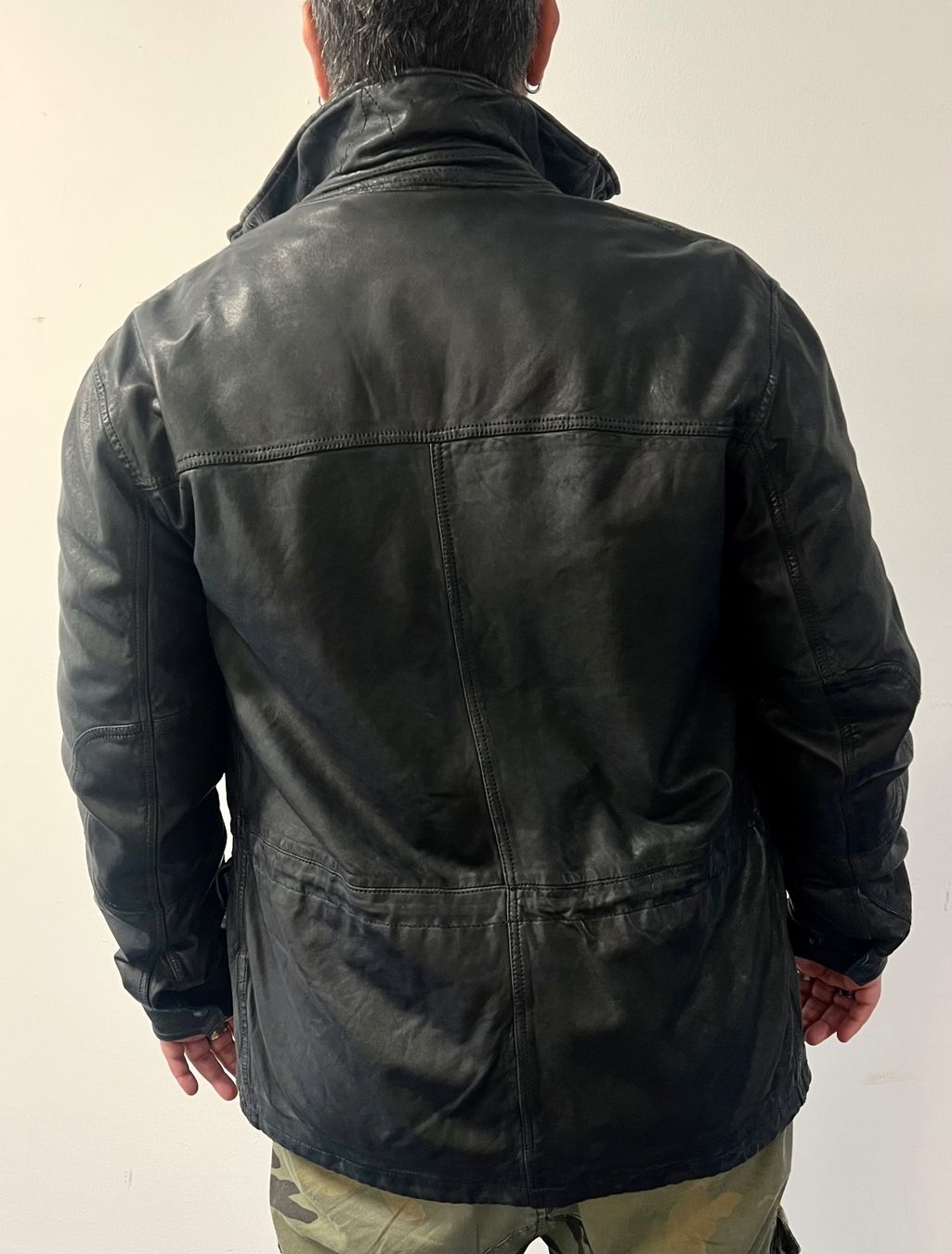 Giacche: LEONARDO Lederjacke Schwarz Echtleder Field Jacket Gr. XXL – Usato da Zürich venduto da Arche_Brockenhaus 2