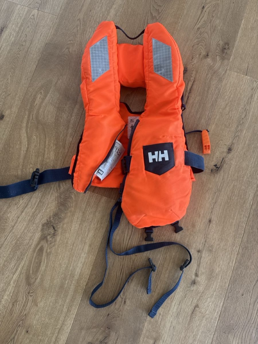Helly Hansen Giubbotti di salvataggio: Schwimmweste Kinder bis 35kg – Usato da Grüt (Gossau ZH) venduto da tam_m9wb