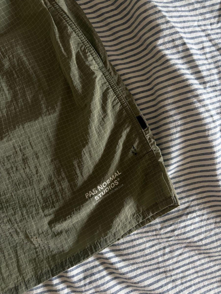 Pas Normal Studios Pantaloni: Pas Normal Studios Casual Shorts – Usato da Zürich venduto da Y.flitz 1