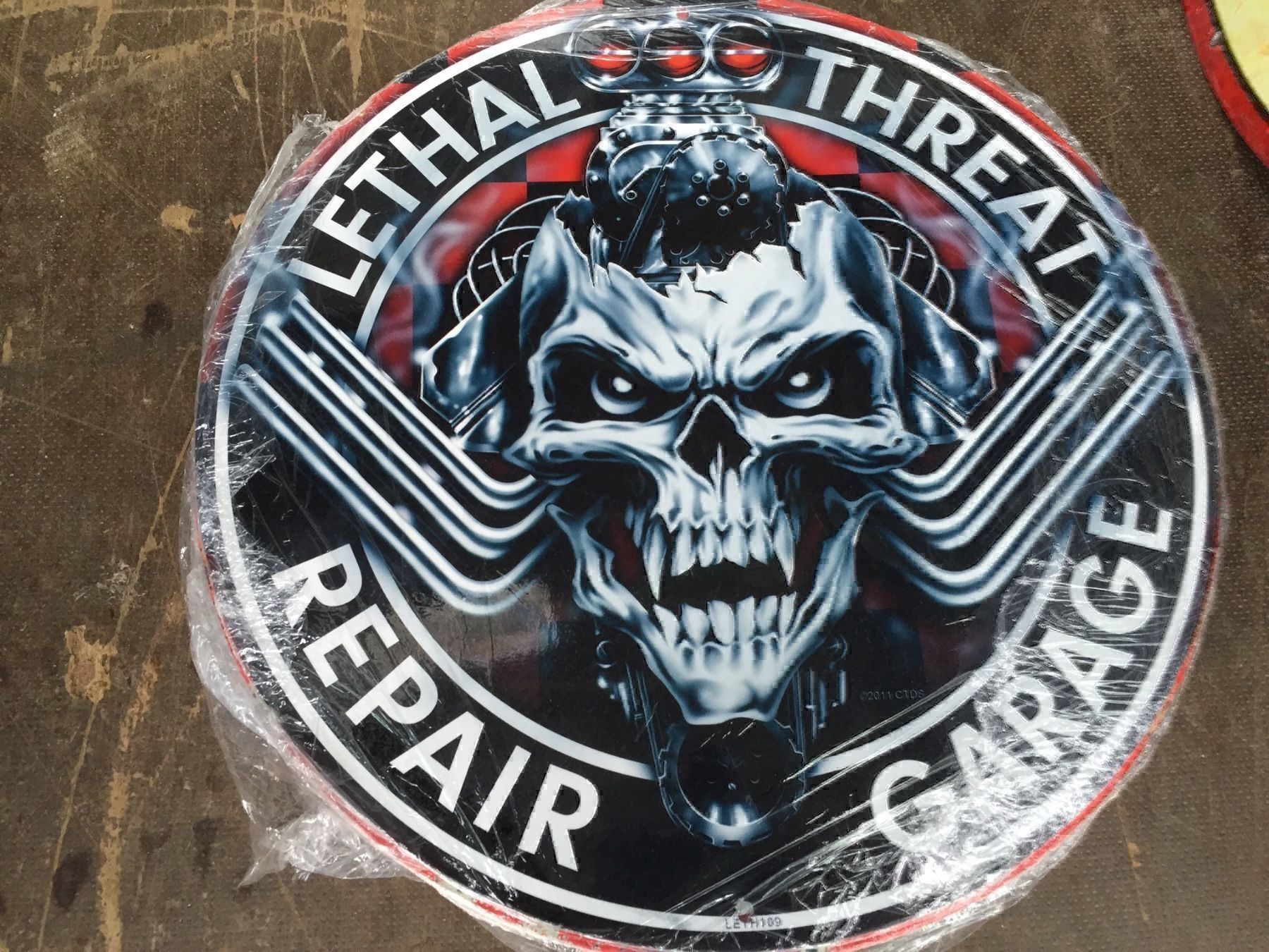 Schilder: Lethal threat skull v8 garage repair – Neu (gemäss Beschreibung) aus Reinach AG von rares75