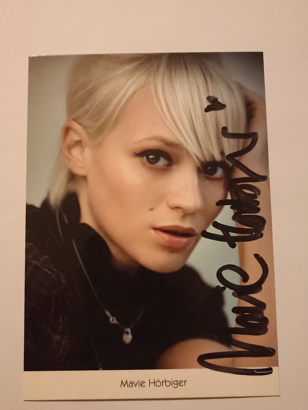 Autografi: Mavie Hörbiger - handsignierte Autogrammkarte – Usato da Menziken venduto da Artographs