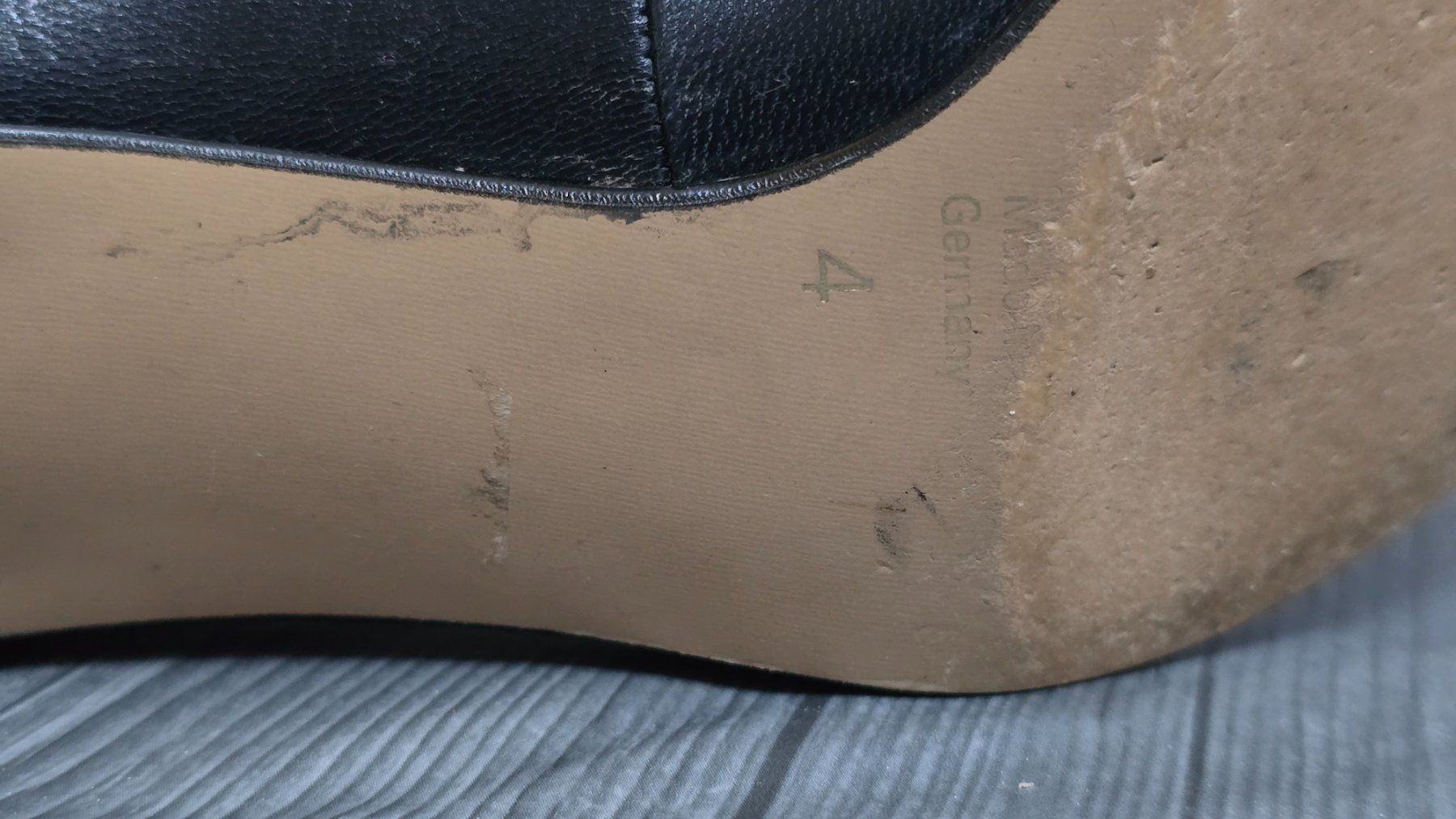 Gabor Scarpe da donna: 💞 Gabor Leder Pumps - 37 - blau / schwarz – Usato da Thalwil venduto da VitaMini 6