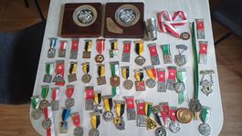 Lot diverse Medallien  Becher 