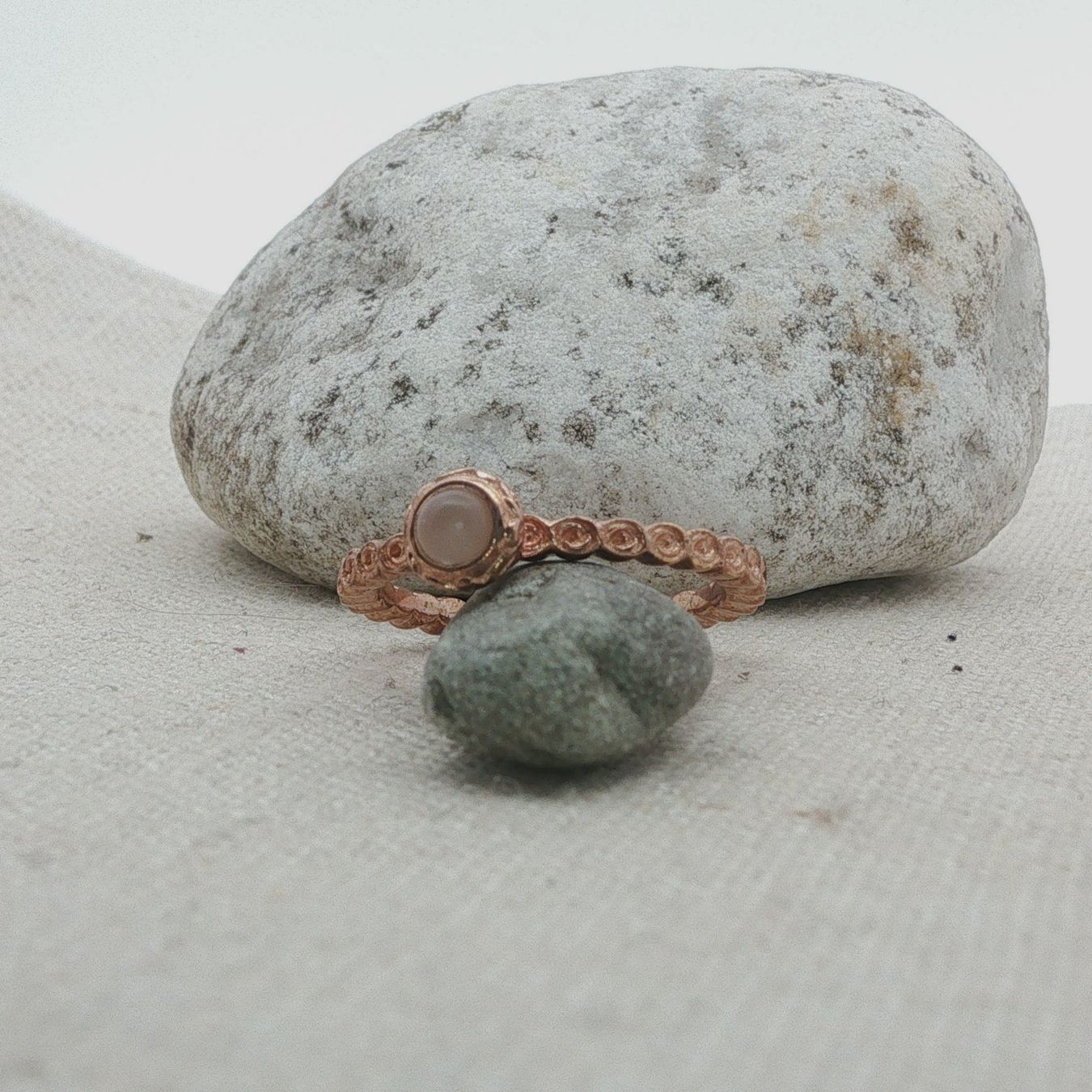 Olga Ribler Anelli: Feiner Silber Ring 925 mit Mondstein Grösse 60 – Nuovo (secondo la descrizione) da Luzern venduto da Schmuckoutlet