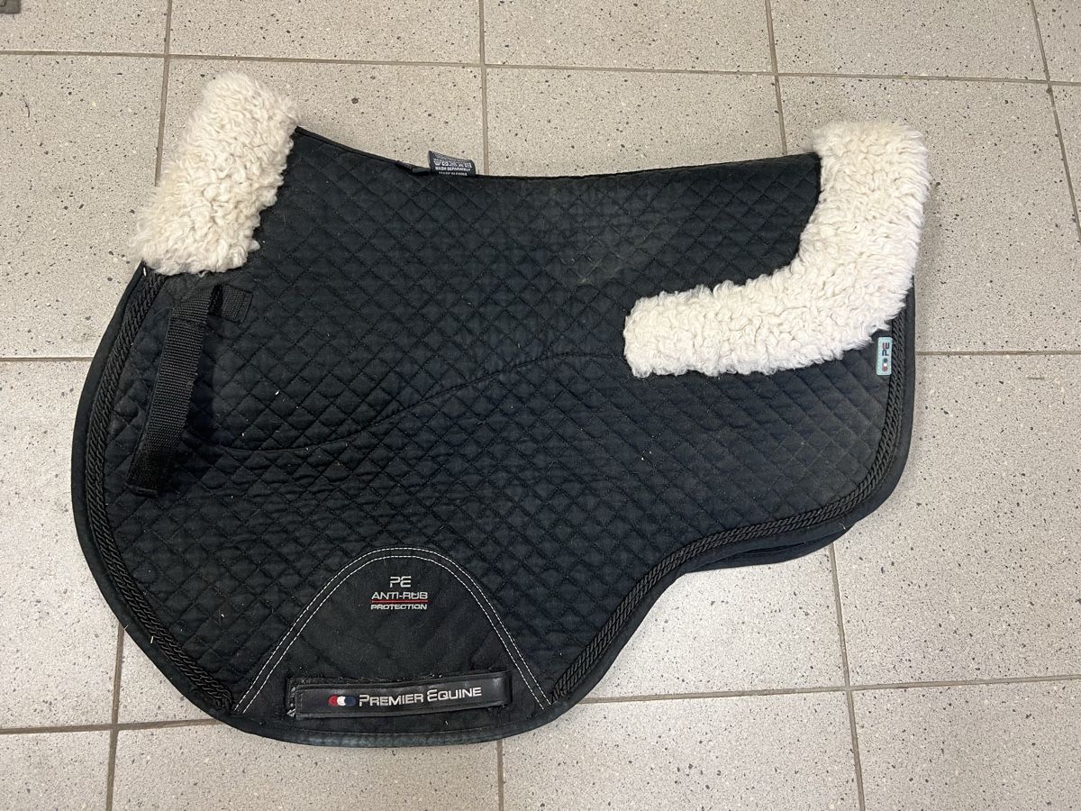 Coperte: Premier Equine Schabracke – Usato da Aesch BL venduto da strawberry.