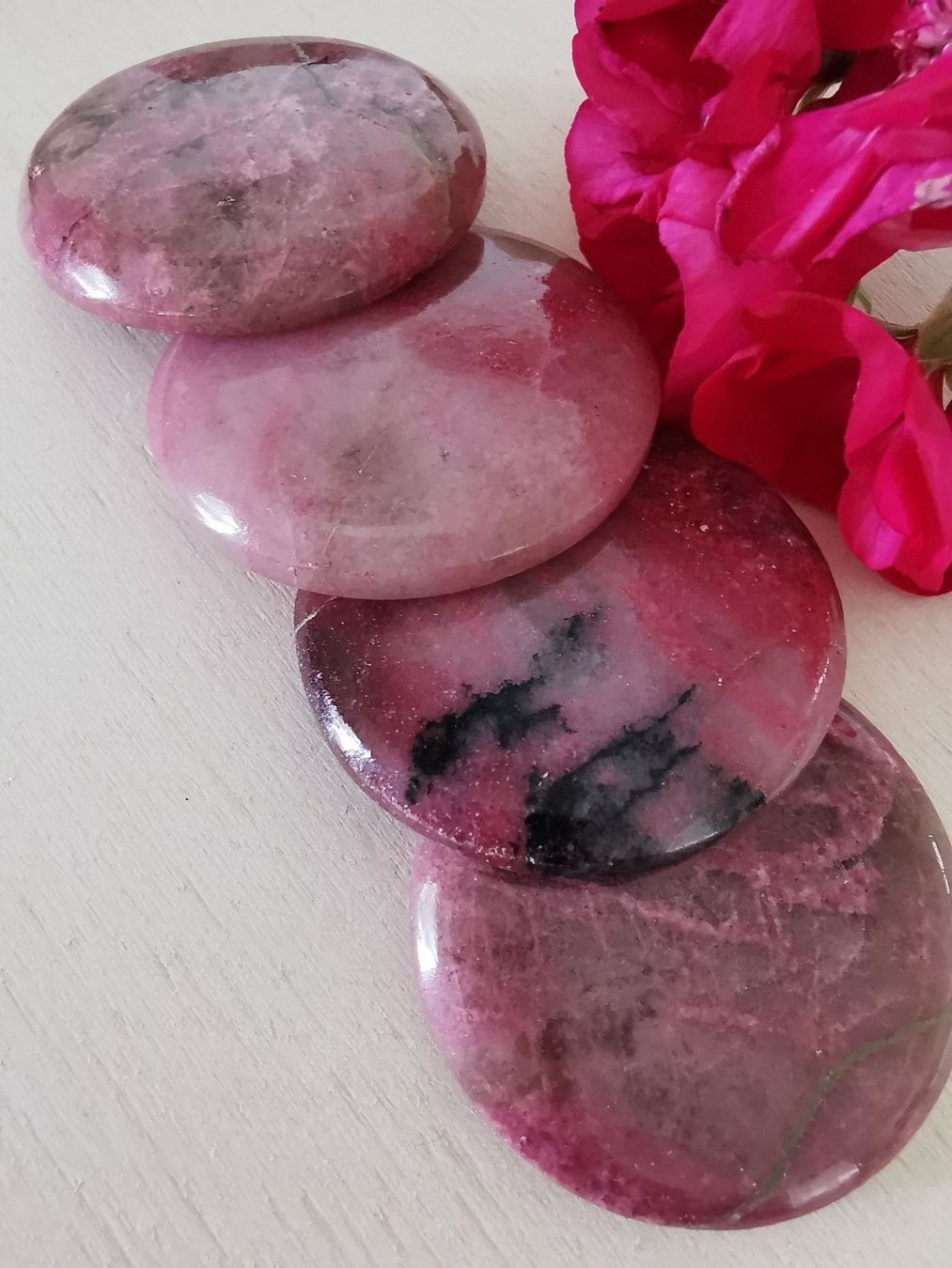 Edelsteine: 4 Stk. grosse Rhodonit Cabochon / Lager-Sondererkauf – Neu und originalverpackt aus Dierikon von Buntspecht-10 5