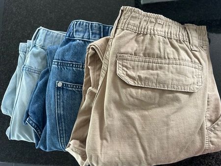 drei Jungenjeans / Hose Grösse S