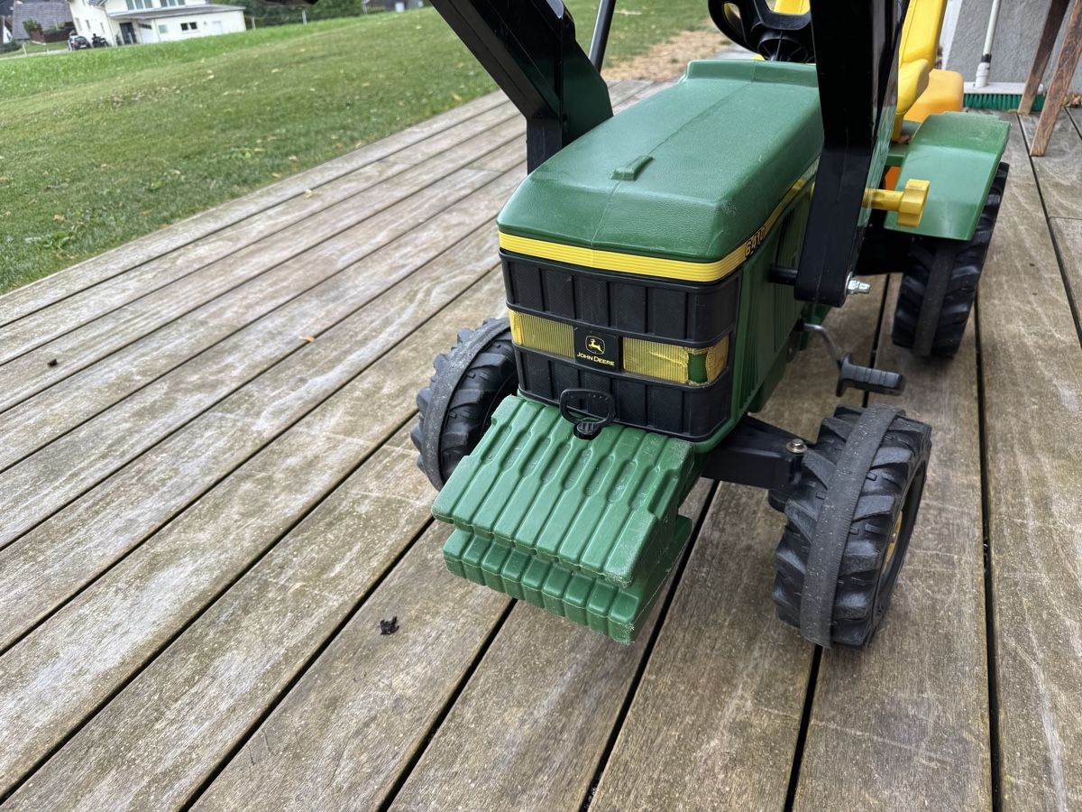 John Deere Véhicules pour enfants: Tret-Traktor John Deere mit Frontlader und Anhänger – D'occasion à Appenzell Steinegg par lor_7xsv 1