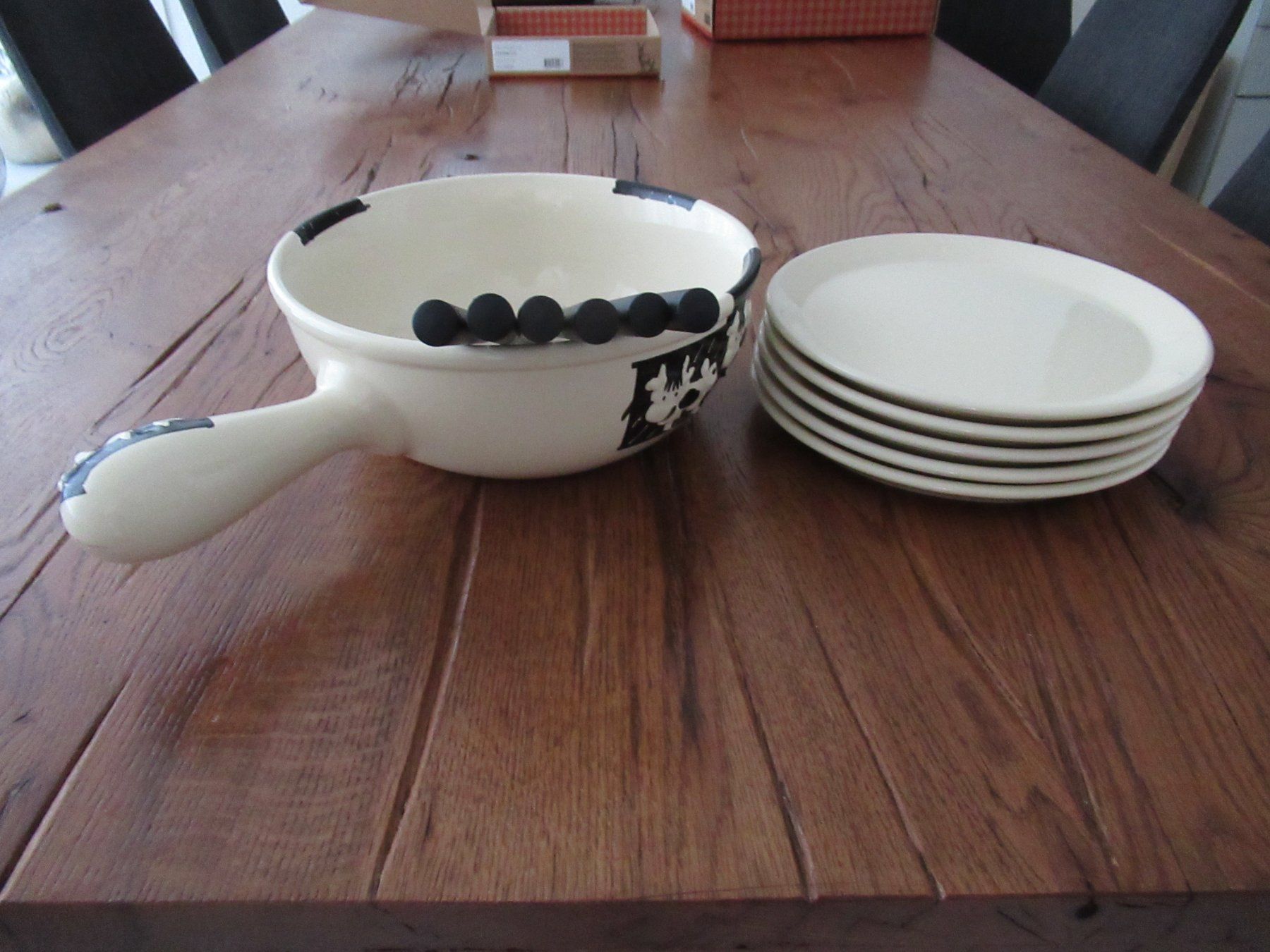 Set di piatti: Fondue Set – Usato da Dällikon venduto da Giorom