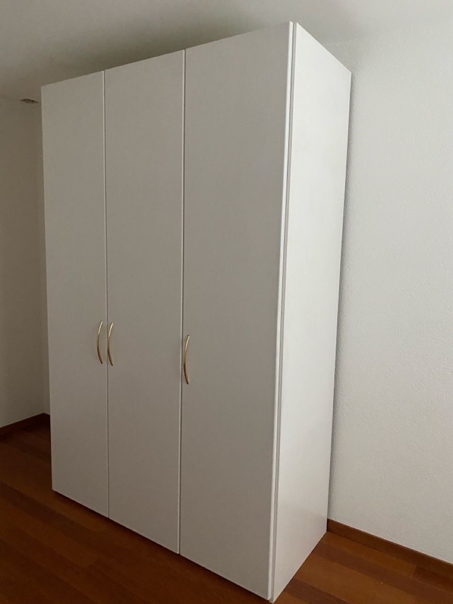 Schränke: Schrank – Gebraucht aus Horw von MOPA27