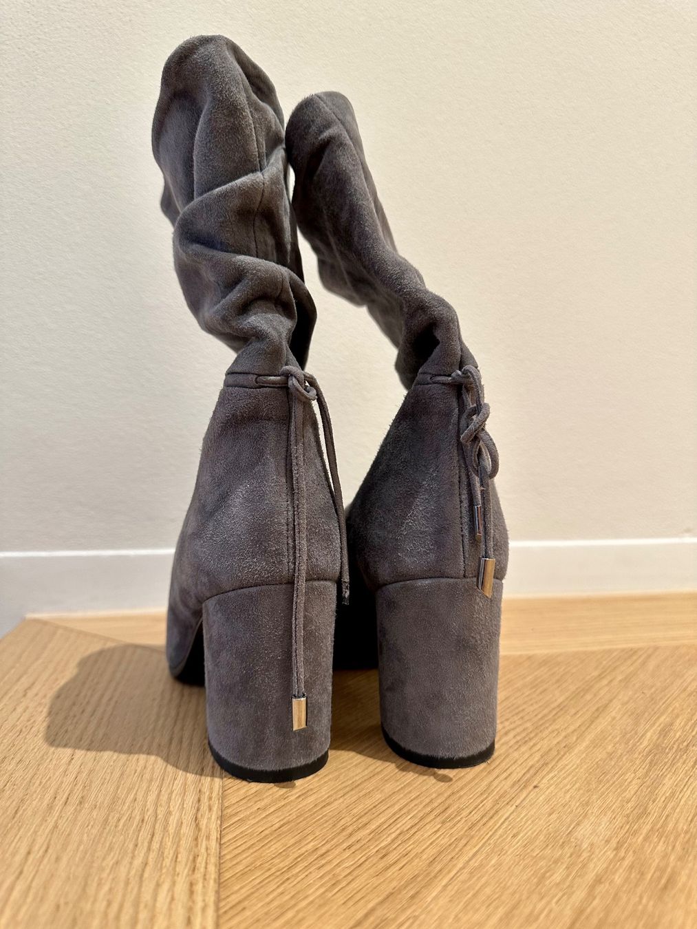Damenschuhe: Neue Wildleder Stiefel Gr 37.5 / Grau – Neu (gemäss Beschreibung) aus Hergiswil NW von Labello01 1