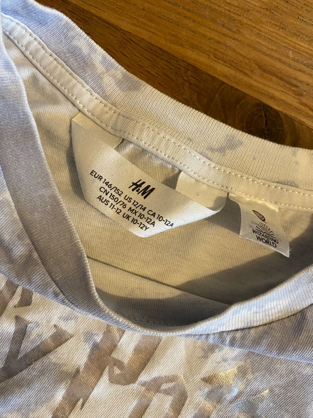 H&M Blusen, T-Shirts & Tops: Tshirt HARRY POTTER, h&m, 146/152cm, Baumwolle – Gebraucht aus Bassersdorf von jgo_9mfk 1