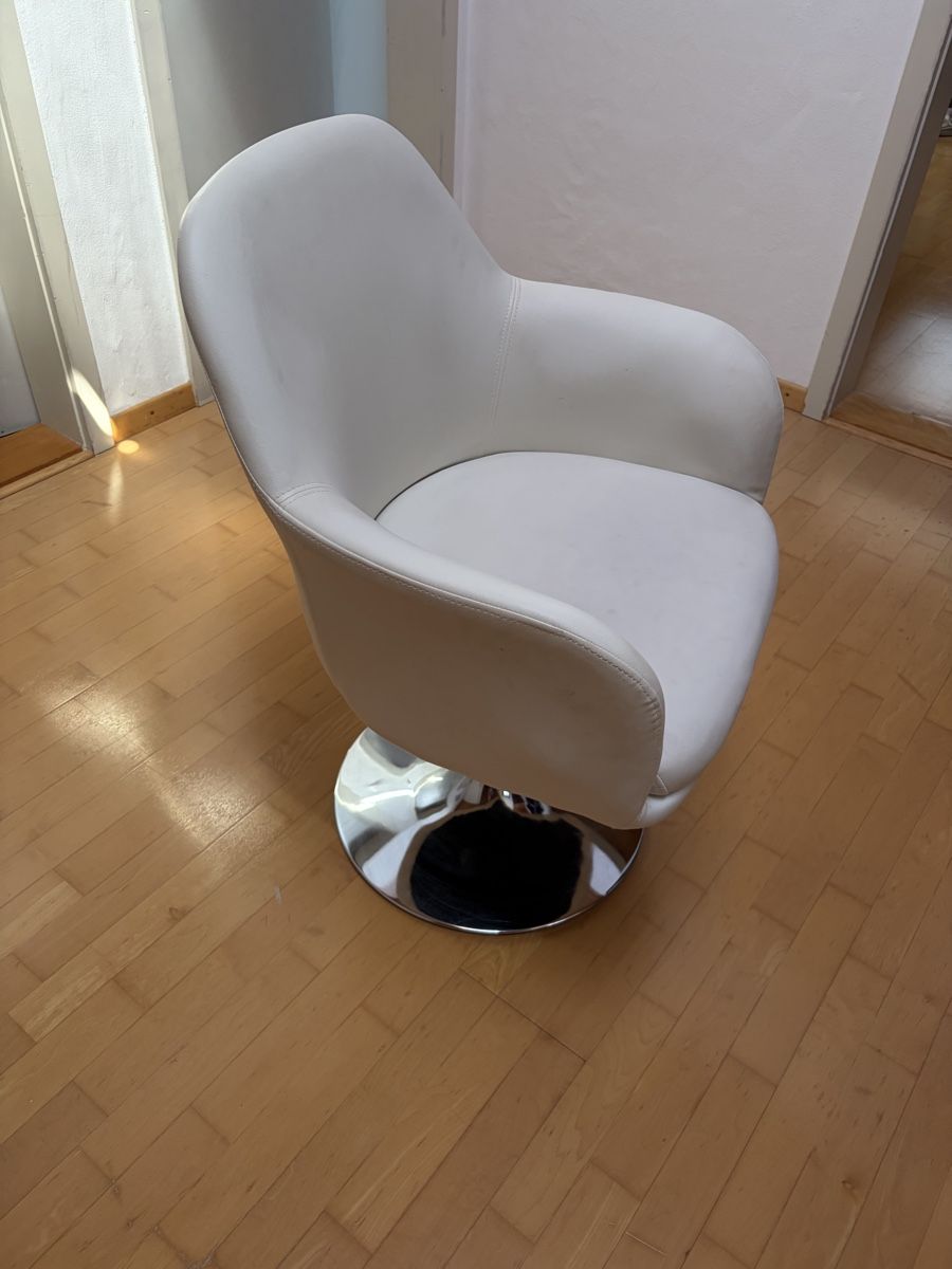 Stühle: Drehstuhl Weiss – Gebraucht aus Freidorf TG von ibipatria 1