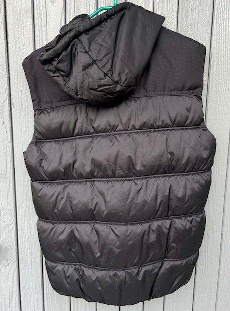 C&A Gilet & Giacche: Dicke schwarze Stepp-Weste – Usato da Ottikon venduto da lo99 1
