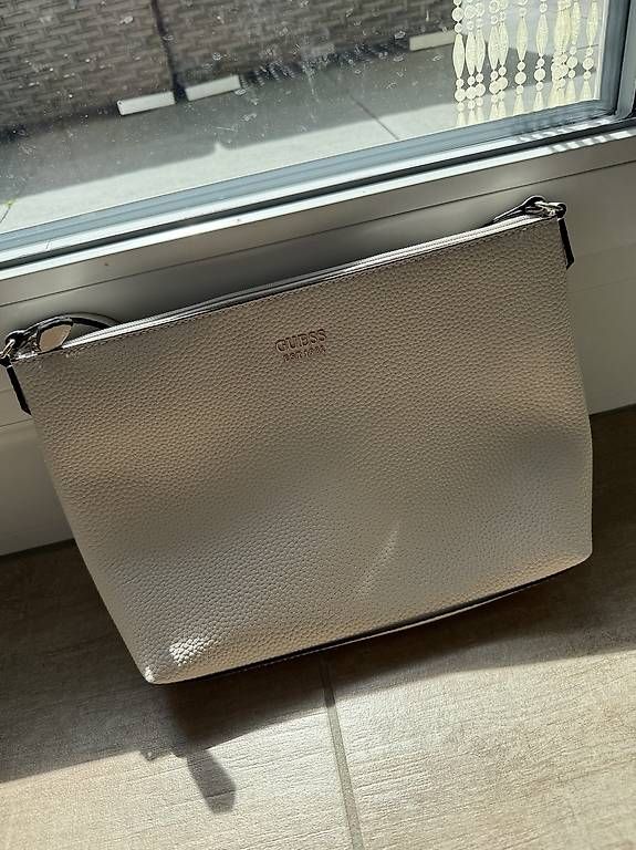 Borse da donna: Guess Bag – Usato da Reinach AG venduto da mar_2b6t