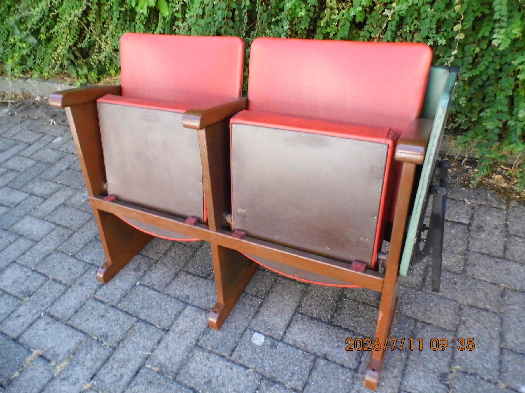 Fauteuils: antiker Kinosessel – D'occasion à Hornussen par sagana2