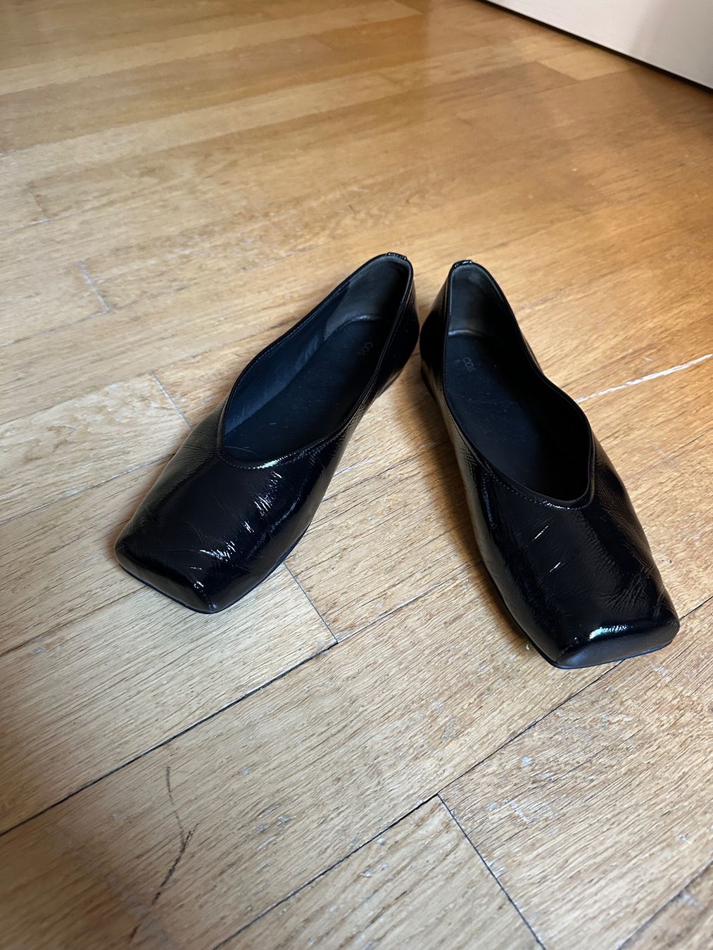 Cos Damenschuhe: COS Square-Toe Ballet Flats Gr 39 – Gebraucht aus Zürich von Swisspa 1