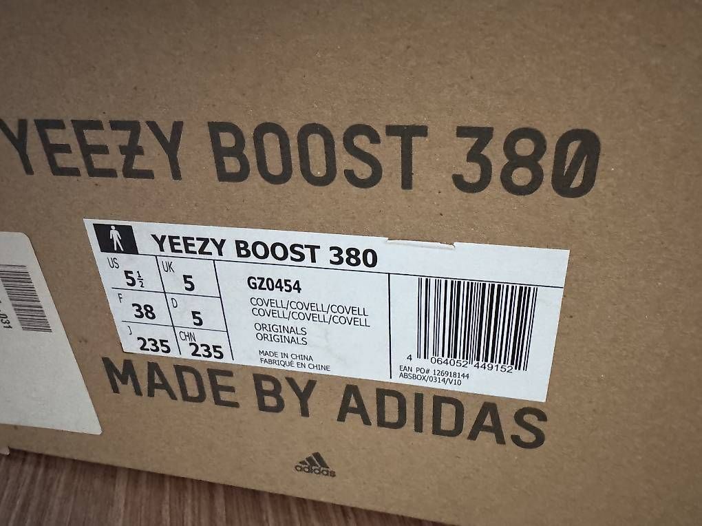 Chaussures hommes: Adidas Yeezy Boost 38 – D'occasion à Villars-le-Grand par fan_r8pw 3