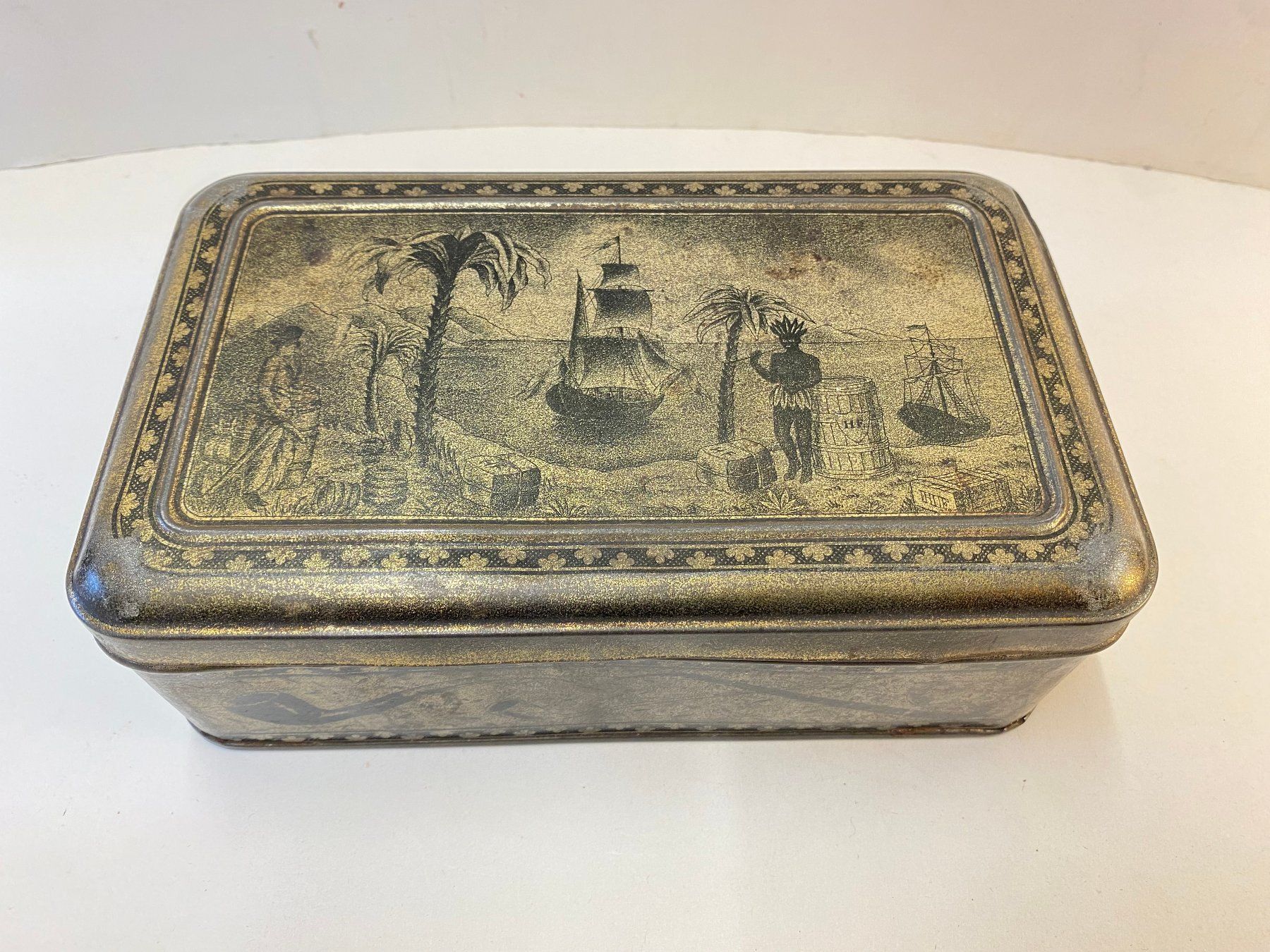 Dosen: Vintage Seltene Blechdose, Tabakdose, Schachtel, Box – Gebraucht aus Schaffhausen von vintageville